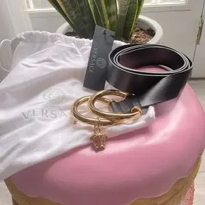 Versace Medusa Aeternitas Leather Belt VERSACE Gold/Black Heritage Medusa Buckle Reversible Leather  main image 4